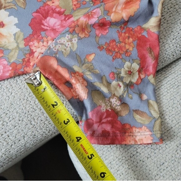 LuLaRoe Oversized Floral Perfect Tee XXS - Picture 6 of 11